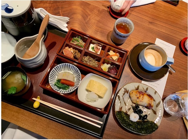 Bắt đầu với bữa sáng truyền thống của Nhật Bản