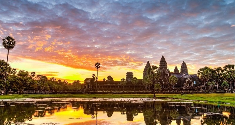 Ngắm Bình minh ở Angkor Wat là 1 trong 8 lý do hàng đầu để đến thăm Campuchia