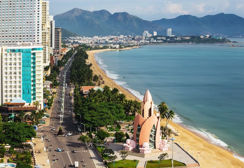 Bạn muốn kết hợp bãi biển với thành phố. Nha Trang là nơi tốt nhất cho bạn