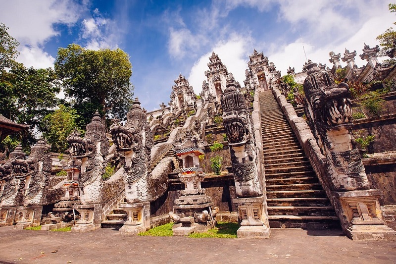Đối với những người yêu thích lịch sử và văn hóa, không thể bỏ qua các ngôi đền của Bali.