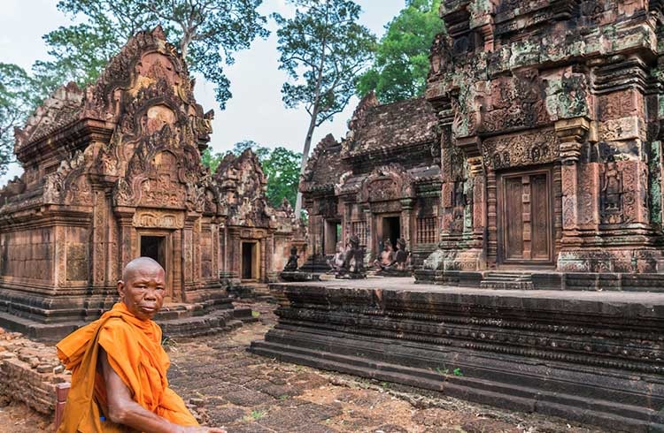 Một nhà sư ở Angkor Wat