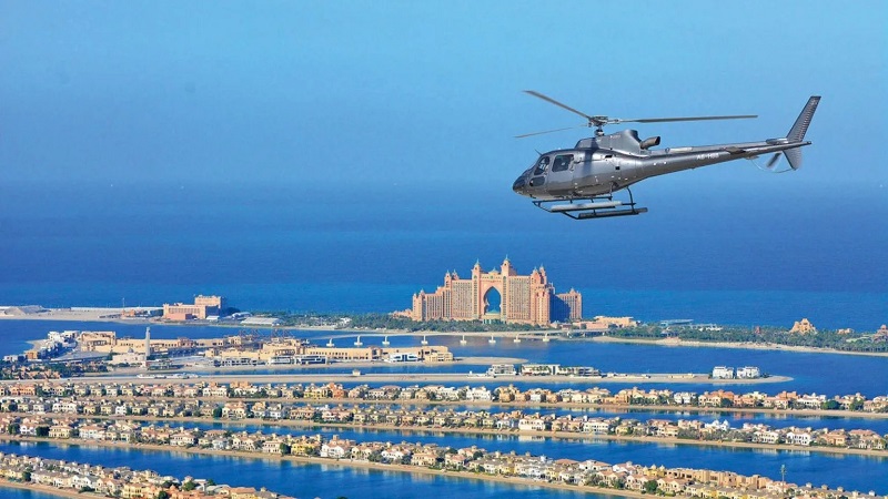 Người ta có thể chọn tham gia chuyến tham quan bằng trực thăng đưa bạn qua trung tâm thành phố