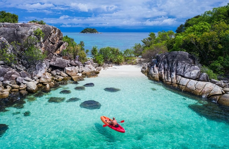 Bạn sẽ tận hưởng những bãi biển hoang sơ cách xa đám đông ở đảo Ko Lipe