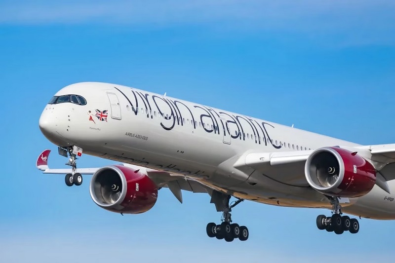 Một chiếc máy bay Virgin Atlantic chuẩn bị hạ cánh