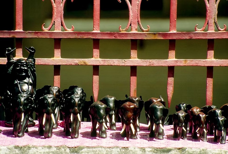 Tượng gỗ voi làm quà lưu niệm, Thái Lan
