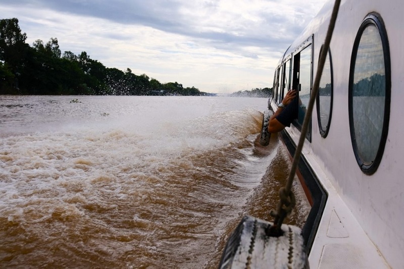 Đi thuyền từ Việt Nam sang Campuchia qua sông Mê Kông