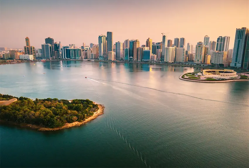 Tiểu vương quốc láng giềng của Dubai, Sharjah, là một trong những điểm nhấn văn hóa của UAE