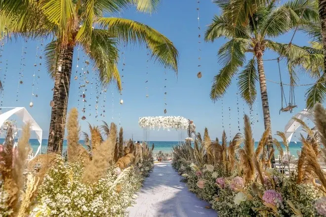 JW Marriott Phu Quoc Emerald Bay là địa điểm được các tỷ phú lựa chọn để tổ chức tiệc cưới.