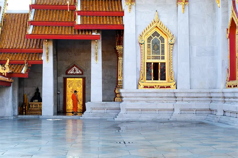Hoàng hôn ở Đền Bình Minh là cảnh đẹp không gì sánh bằng, một ngôi chùa Phật giáo nổi tiếng nằm trên Sông Chao Phraya