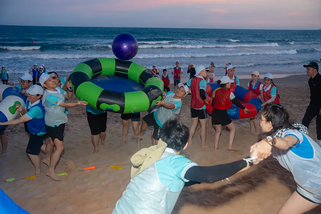 Có nên đưa khách hàng tham gia vào chương trình Tour Team Building của doanh nghiệp