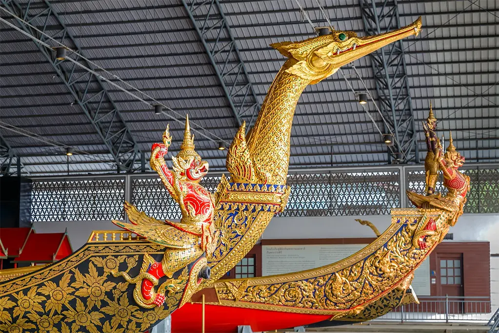 Bảo tàng quốc gia về xà lan hoàng gia là nơi trưng bày đội tàu nghi lễ mạ vàng của Hoàng gia.