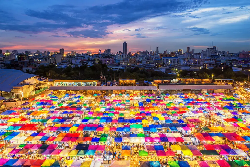 Chợ Chatuchak, chợ cuối tuần lớn nhất và đa dạng nhất thế giới.