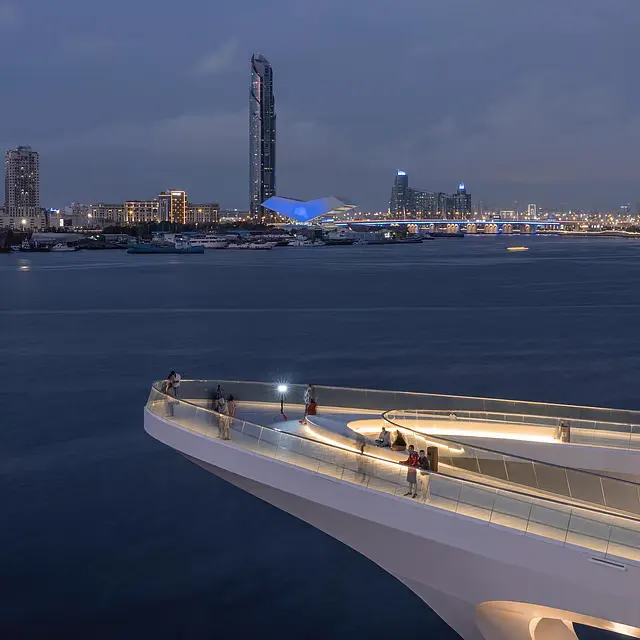 Điểm quan sát ở Cảng Dubai Creek là đài quan sát nổi tiếng của Dubai, mang đến tầm nhìn toàn cảnh ra Dubai Creek kỳ diệu