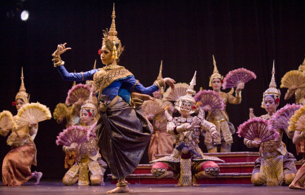 Điệu mua Apsara của người Khmer Vương quốc Campuchia