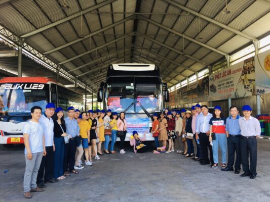 Cty Viện Sốt chuẩn bị tham gia chương trình du lịch Team Building do công ty du lịch META tổ chức