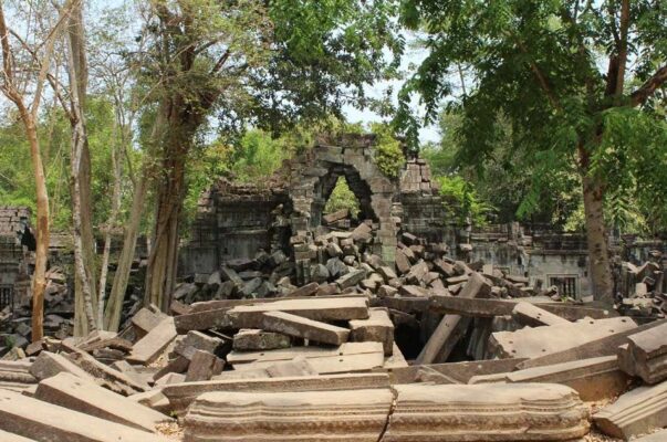 Beng Mealea: Ngôi đền trong rừng của Campuchia