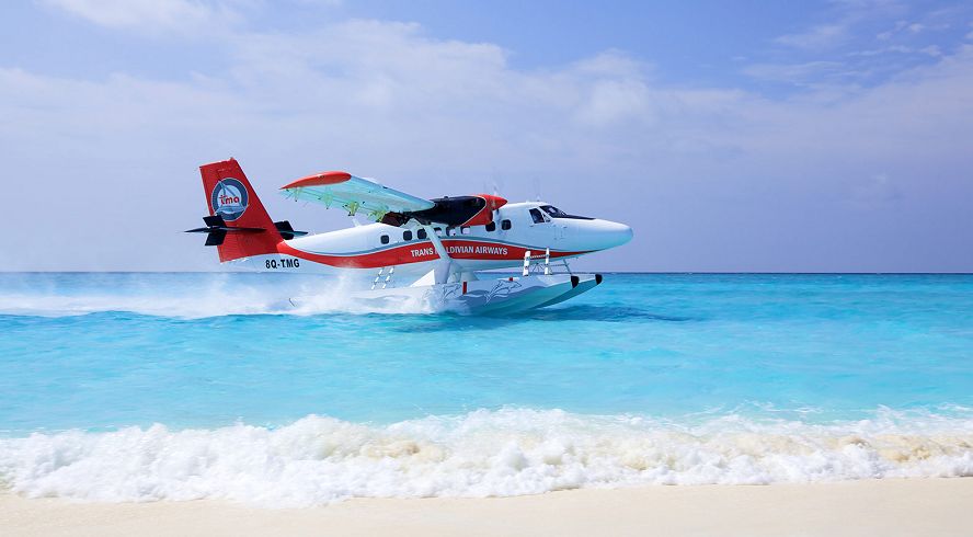 Bạn có thể khám phá Quần đảo Maldives, thiên đường hạ giới bằng thuỷ phi cơ