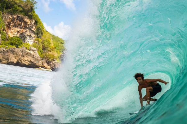 Lướt sóng ở Bali