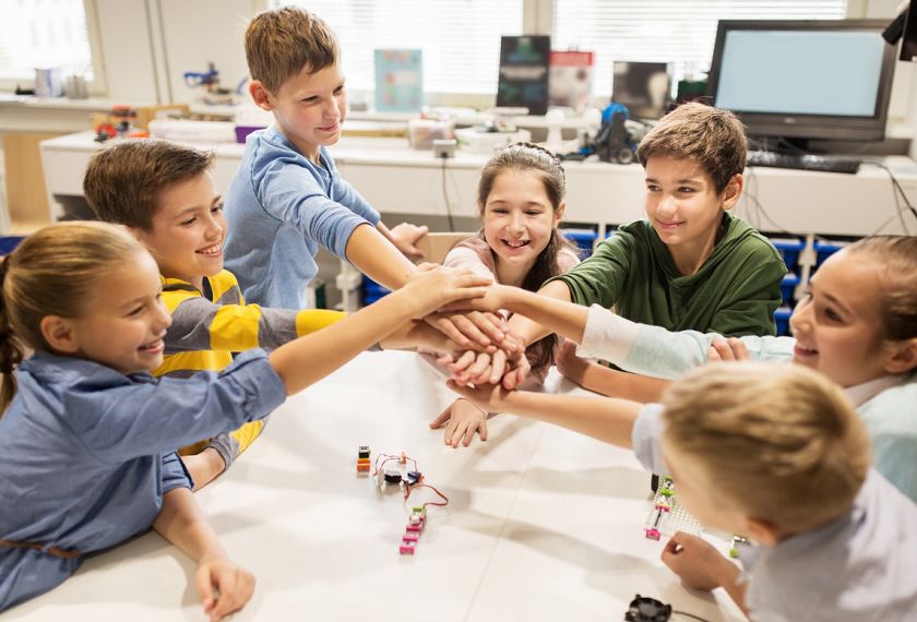 10 hoạt động Team Building vui nhộn cho lớp học