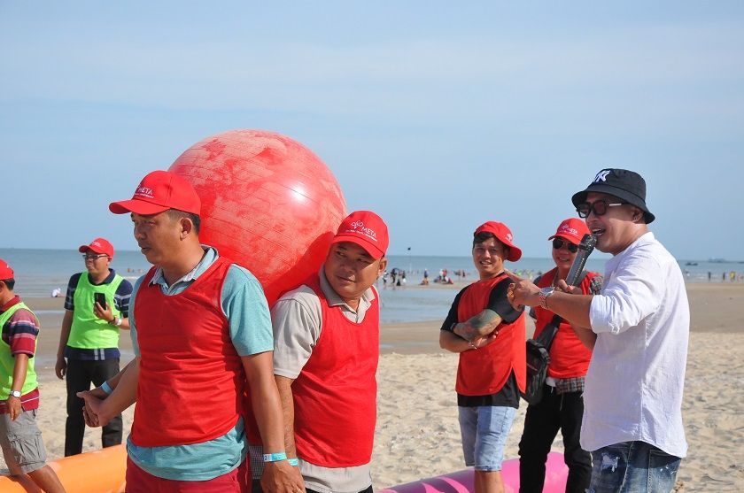Các hoạt động trong chương trình Tour Du lịch kết hợp team building sôi nổi ở bãi biển