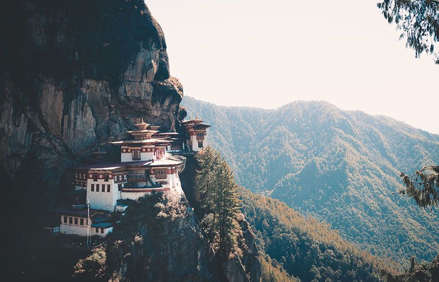 Leo lên đỉnh của Tiger’s Nest Monastery- Bhutan