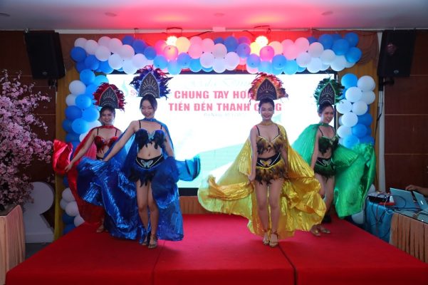 10 Ý tưởng cho Tiệc Tất Niên-Year End Party