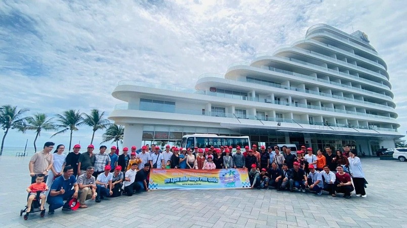 Đoàn Vina Rice tham gia Tour Du lịch kết hợp Team Building tại Phú Quốc