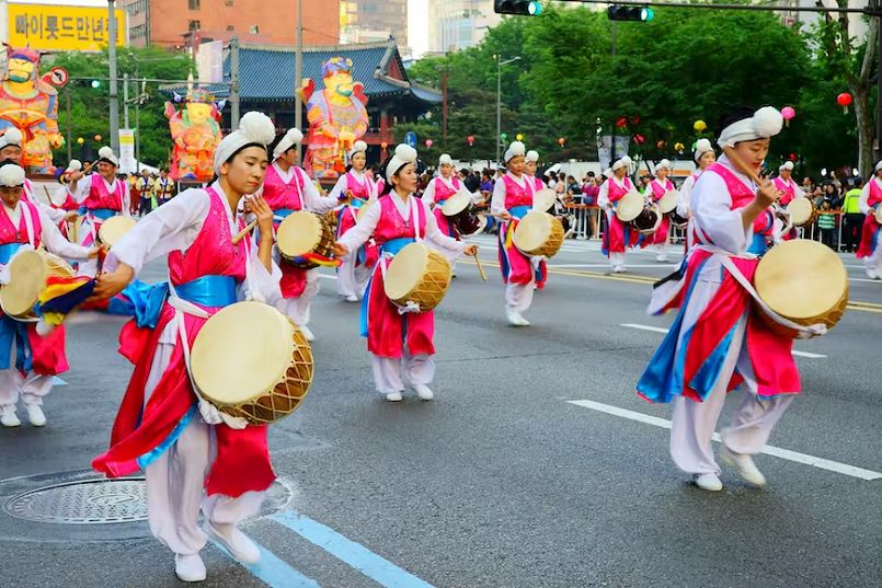 Lễ hội đèn lồng hoa sen Seoul đầy màu sắc đánh dấu ngày sinh của Đức Phật