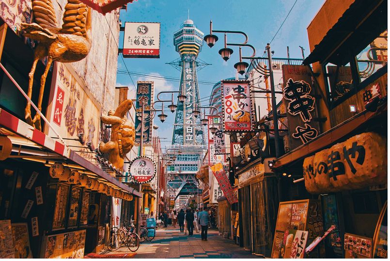 Osaka là khu vực đô thị lớn thứ hai của Nhật Bản và là thành phố lớn thứ ba nói chung.