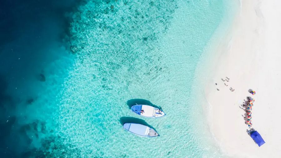 Chà, picnic trên bãi biển như thế này thì bạn có cảm giác như thế nào nhỉ. Ồ, chỉ biết thốt lên I LOVE MALDIVES