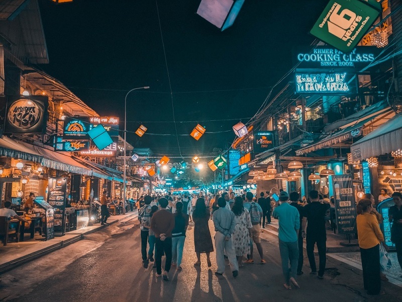 Chợ đêm Seam Reap, nơi hội tụ của rất nhiều khách đi Tour du lịch Campuchia