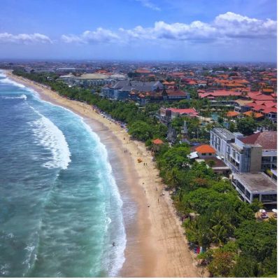 Khách du lịch có thể bị tính phí vào cửa Bãi biển Kuta nổi tiếng thế giới của Bali