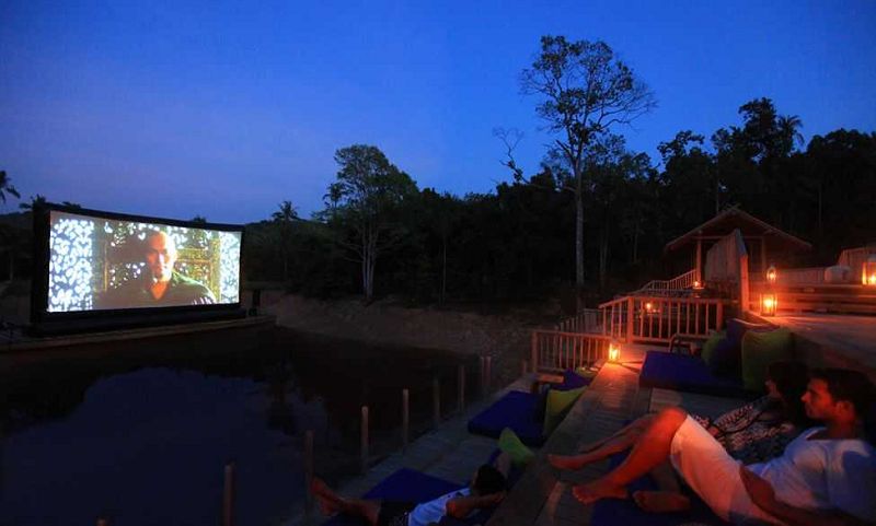 Rạp chiếu phim ngoài trời ở Maldives