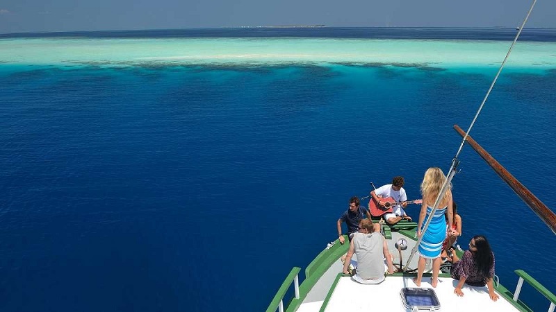 Tại sao nên đi du thuyền ở Maldives?