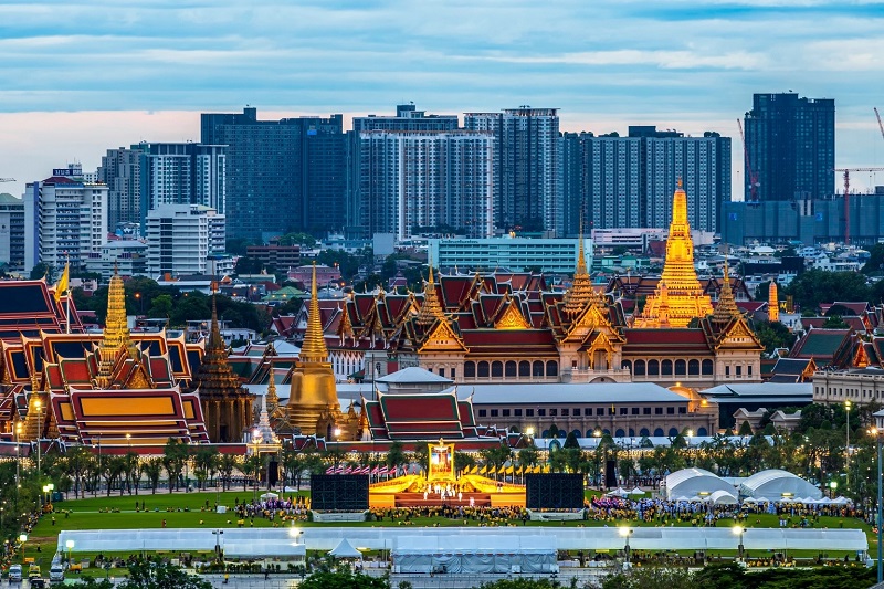 Văn hóa đường phố và lịch sử hoàng gia Thái Lan va chạm ở Bangkok