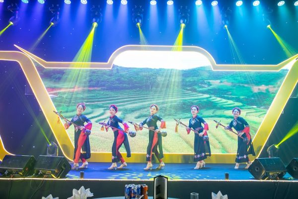 Tầm quan trọng của Tiệc Tất niên –Year End Party Đối với Doanh nghiệp của Bạn