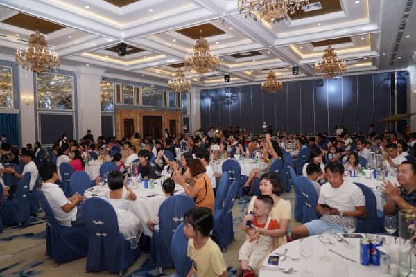 18 ý tưởng tổ chức tiệc cuối năm year end party cho công việc