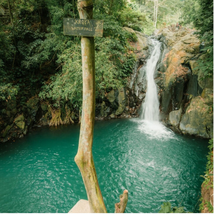 Bali mời những người nghiện cảm giác mạnh nhảy từ thác nước tuyệt đẹp