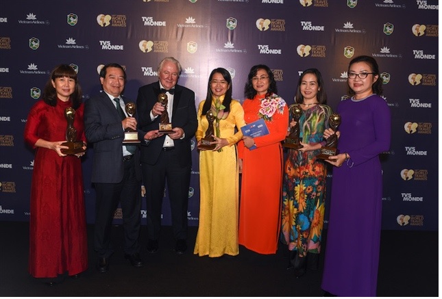 Đại biểu Hà Nội nhận Giải thưởng Thành phố đột phá hàng đầu thế giới năm 2022