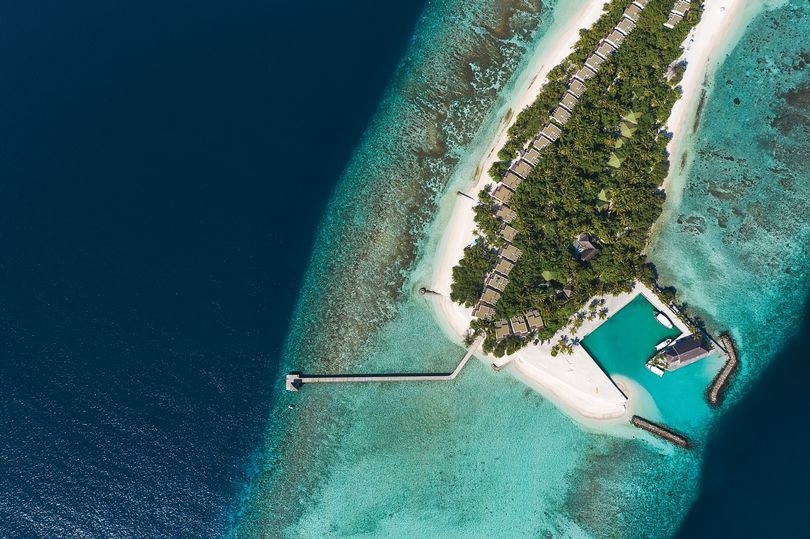 Đánh giá 2 Khu nghỉ dưỡng OBLU NATURE Helengeli và OBLU XPERIENCE Ailafushi ở Maldives