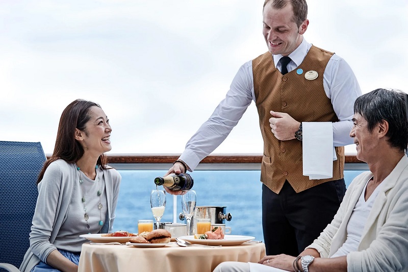 Princess Cruises sẽ sắp xếp chỗ ăn uống sang trọng, riêng tư trên ban công của bạn với một khoản phụ phí.