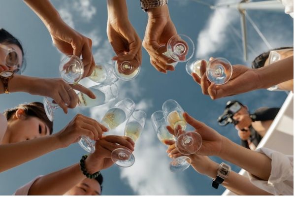 Tại sao các bữa tiệc cuối năm -Year End Party-Tiệc Tất Niên lại quan trọng