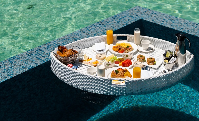 Bữa sáng nổi trên mặt nước Maldives