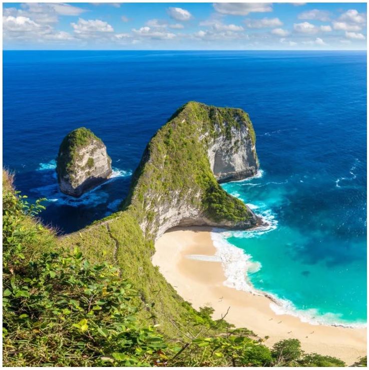 Chính quyền Bali cấm khách du lịch bơi lội tại những bãi biển nổi tiếng của Nusa Penida vì lo ngại về an toàn
