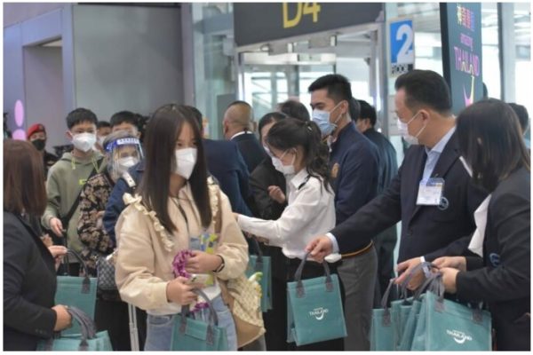 Phí vào cửa đất liền 300 Baht cho khách đi Tour du lịch Thái Lan dự kiến ​​sẽ có hiệu lực vào tháng 6