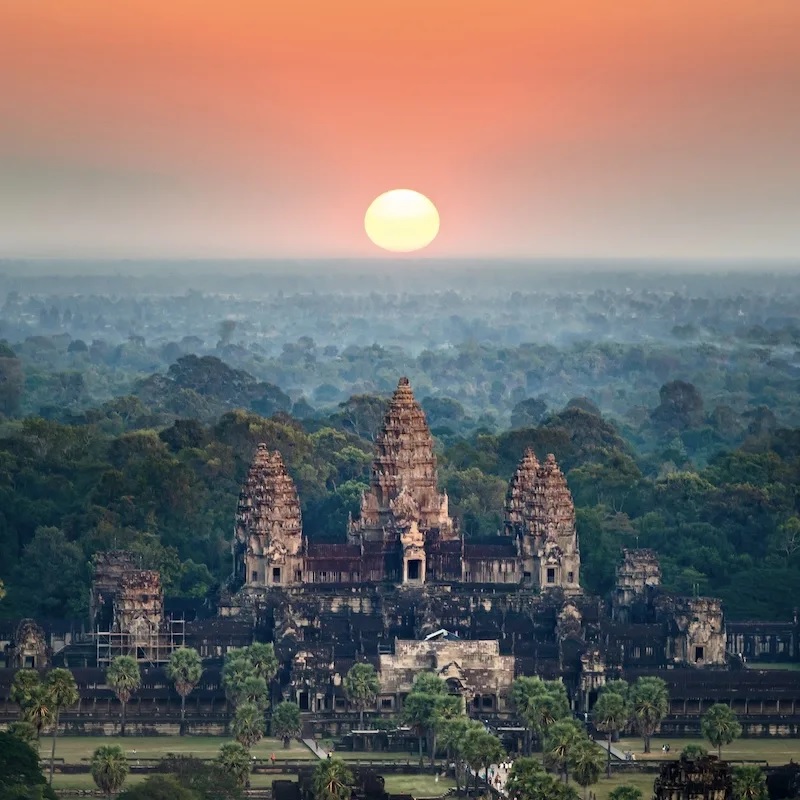 Quần thể đền Angkor thì hiển nhiên trong đời ai cũng từng nghe nhắc đến