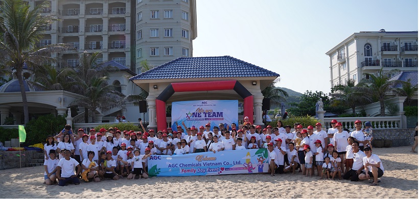 Tour du lịch kết hợp Team Building của công ty ACVN với chủ đề Ngày hội gia đình - Family Day diễn ra tại bãi biển Long Hải