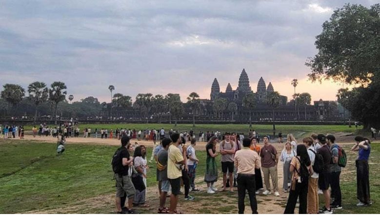 Bộ du lịch Campuchia cho biết du lịch có thể mất 3 đến 4 năm để phục hồi