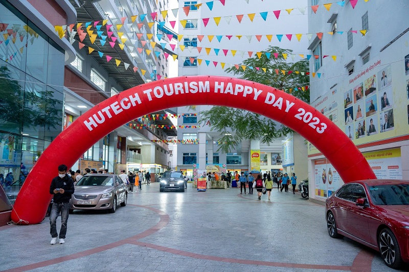 HUTECH TOURISM HAPPY DAY 2023