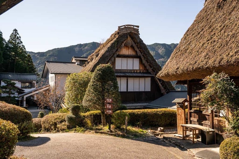 Những ngôi nhà mái tranh truyền thống của Nhật Bản tại làng Gero Onsen Gassho